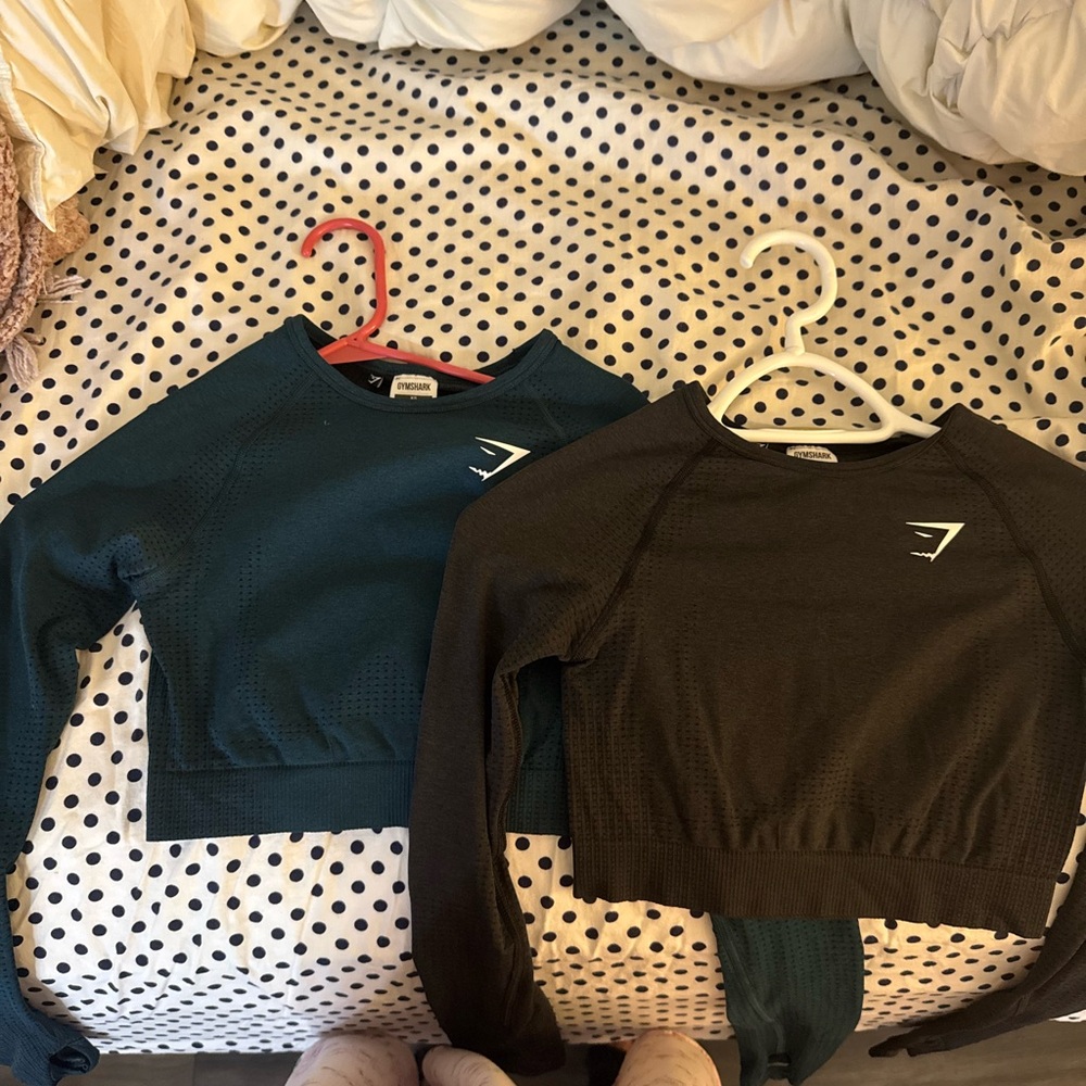 GYMSHARK long sleeve crop tops- Teal and Black